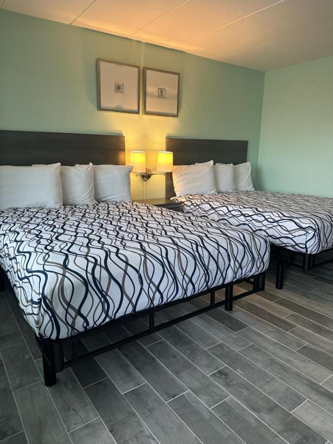 Royal Canadian Motel Wildwood Eksteriør billede