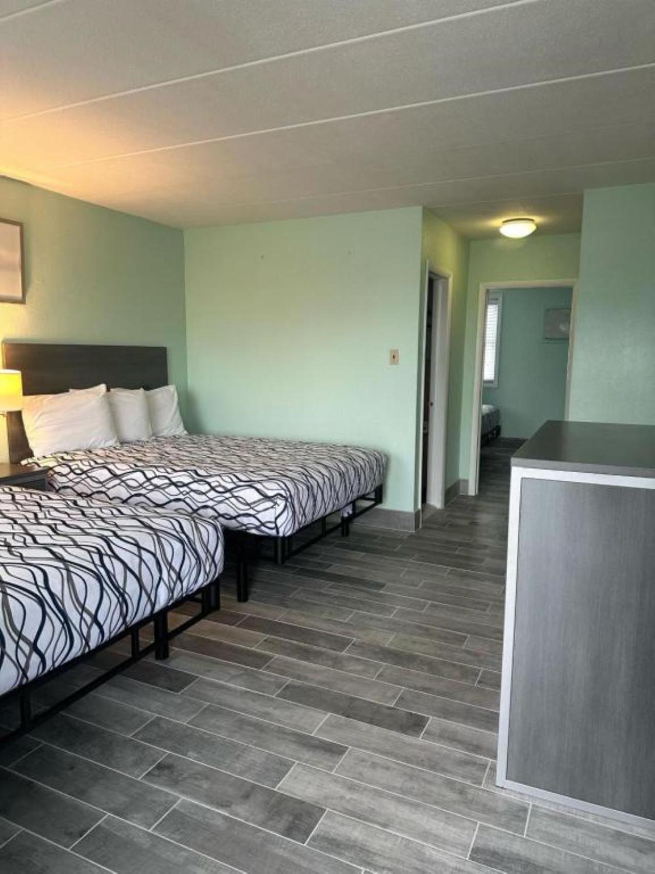 Royal Canadian Motel Wildwood Eksteriør billede